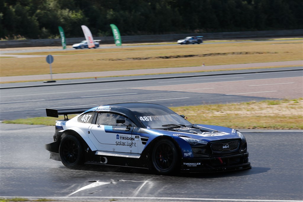 >#487 Søren Østergaard og Sander Steffensen i DEC - Nymark Racing Academy tænder lygterne.
(Foto: Motorsporten.dk)